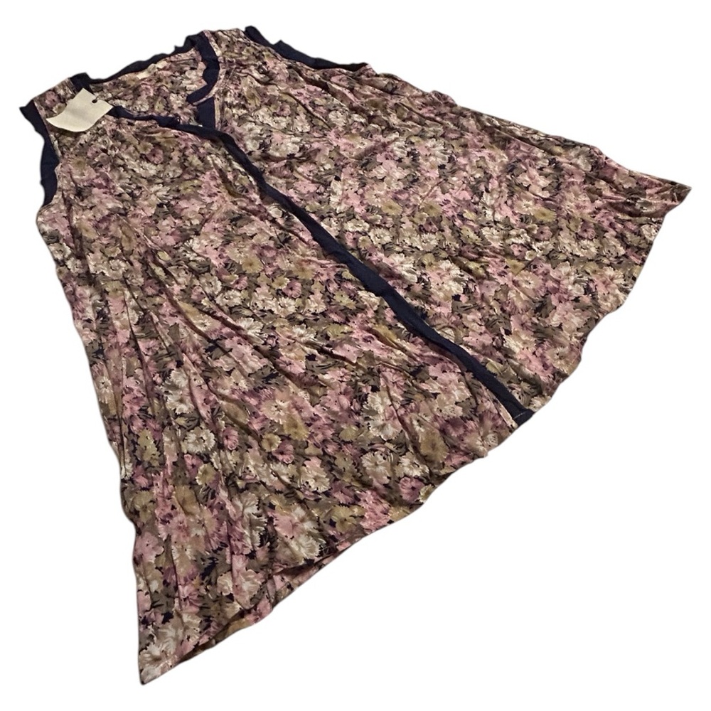 NWT Easel L Sleeveless Blouse